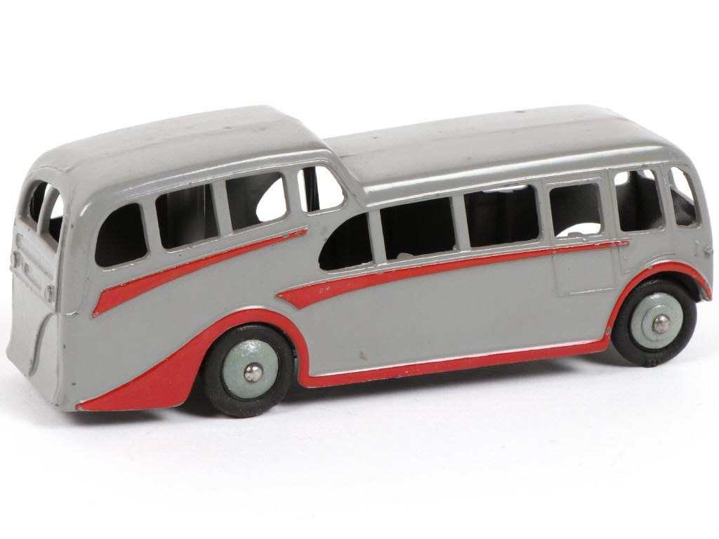 Lot 335 - DINKY TOYS (GB) (1)