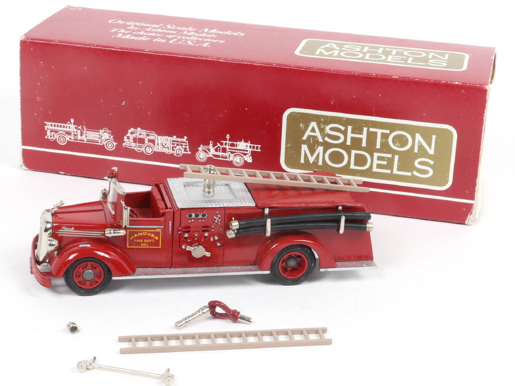 Lot 184 - ASHTON MODELS (USA) (1)