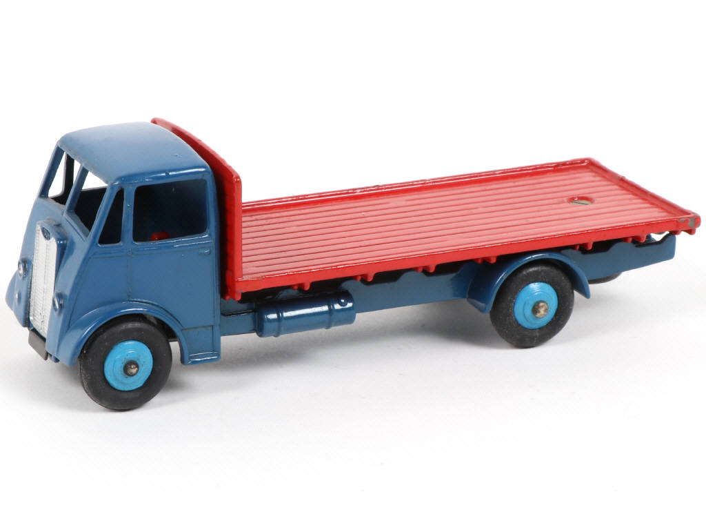 Lot 341 - DINKY TOYS (GB) (1)