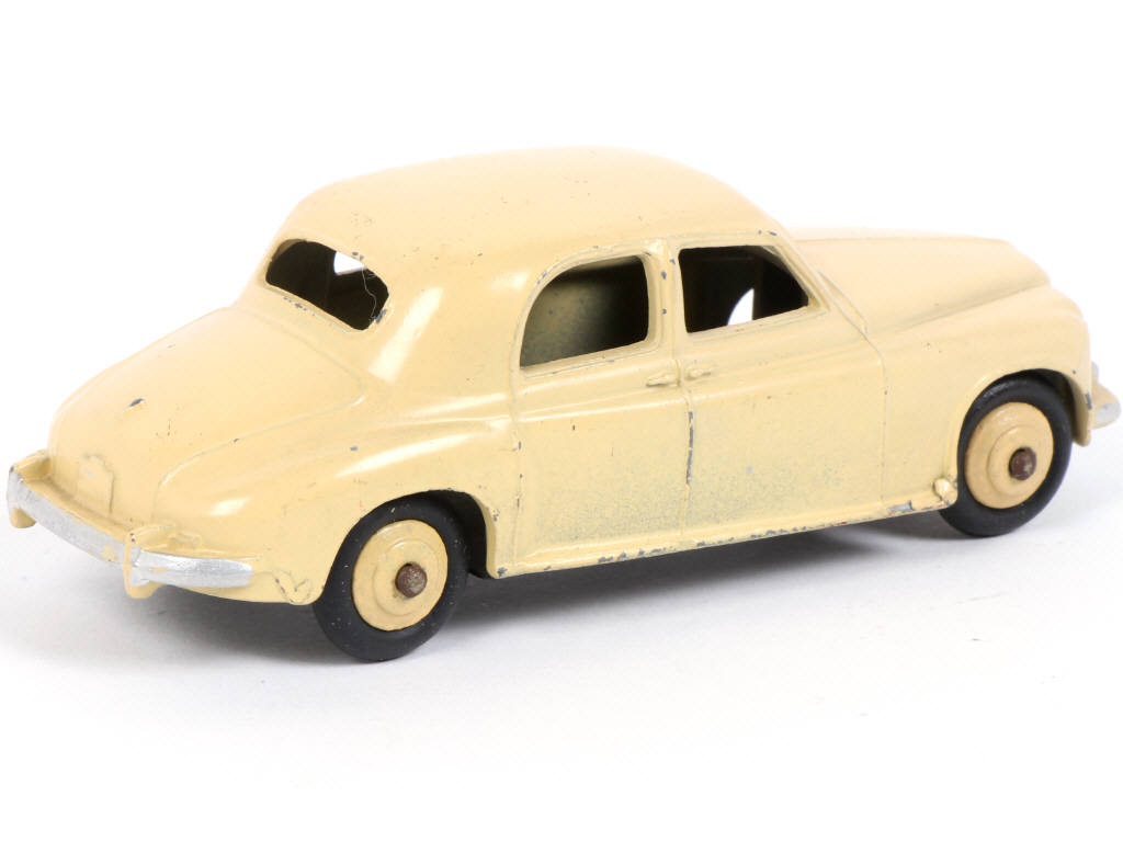 Lot 325 - DINKY TOYS (GB) (1)