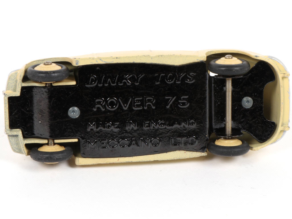 Lot 325 - DINKY TOYS (GB) (1)