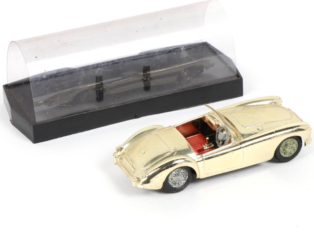 Lot 244 - TROPHY MODELS (GB) (1)
