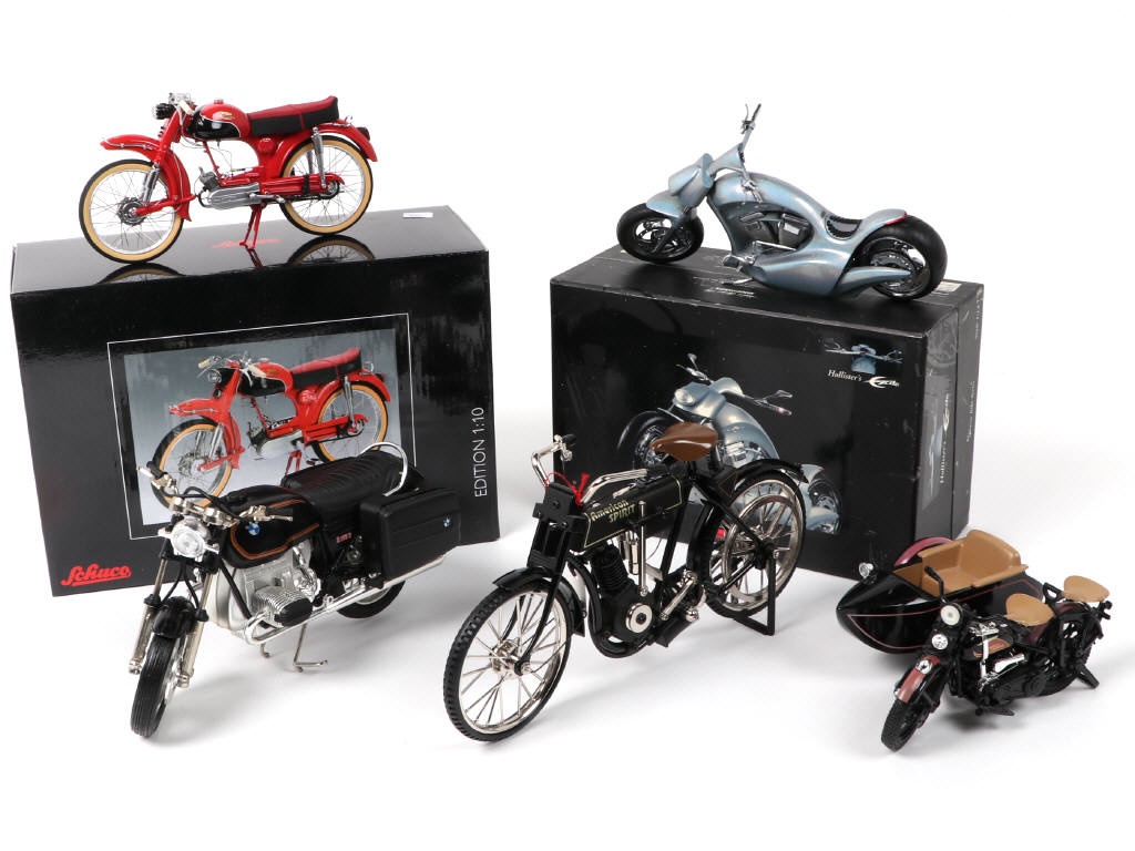 Lot 91 - DIVERS (5)