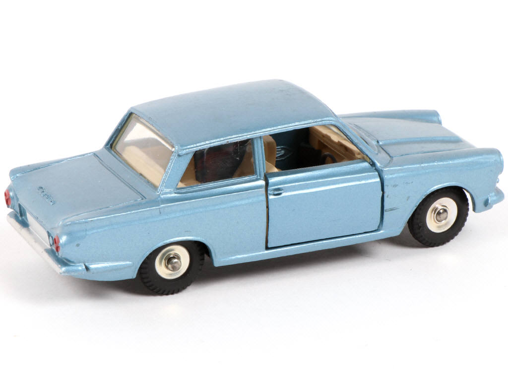 Lot 330 - DINKY TOYS (GB) (1)