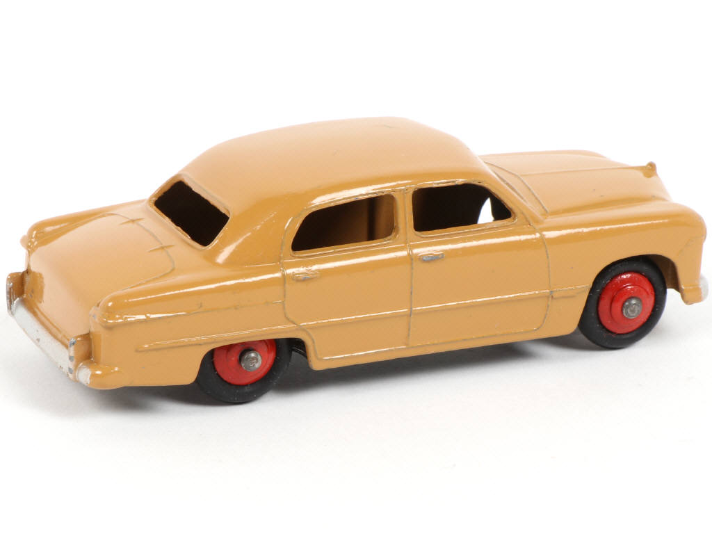 Lot 326 - DINKY TOYS (GB) (1)