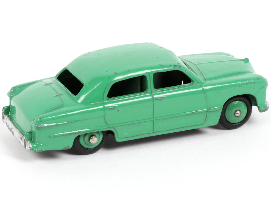 Lot 324 - DINKY TOYS (GB) (1)