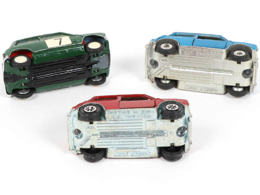 Lot 364 - DINKY TOYS (GB) (3)