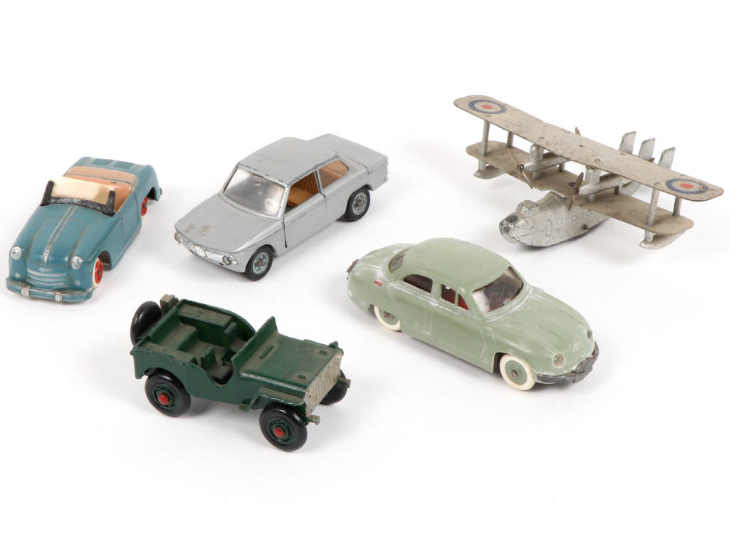 Lot 152 - DIVERS (5)