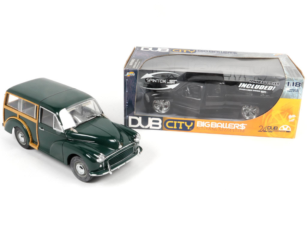 Lot 109 - DIVERS (2)