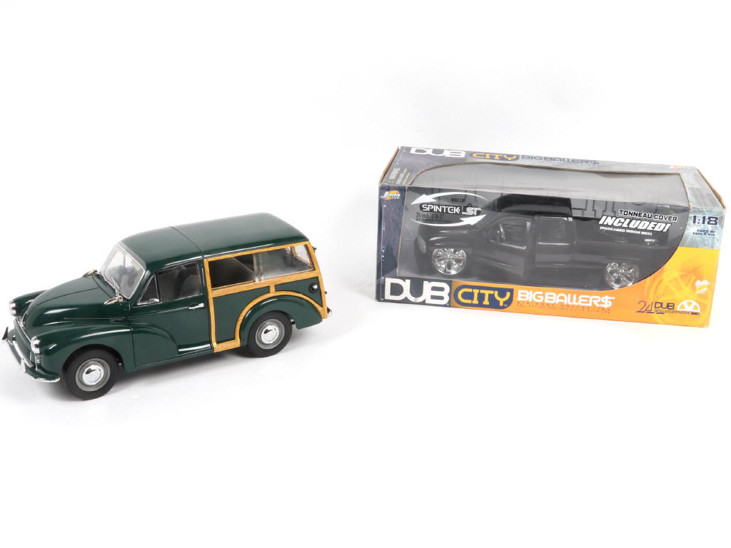 Lot 109 - DIVERS (2)