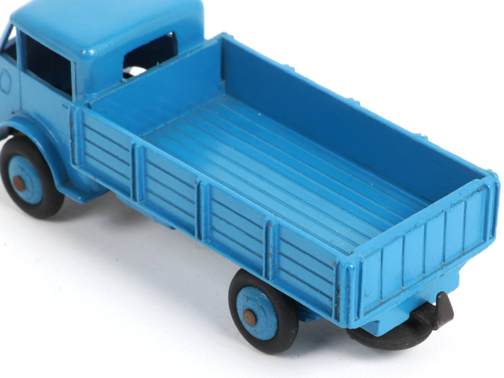 Lot 380 - DINKY TOYS (FRANCE) (1)