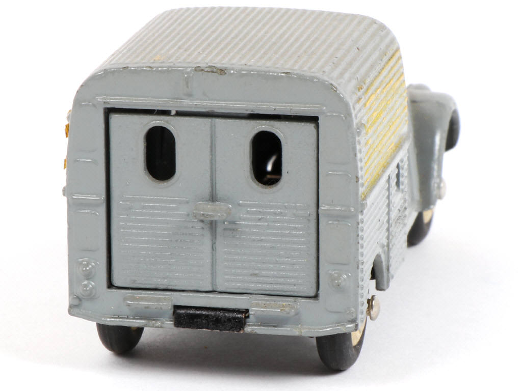Lot 318 - DINKY TOYS (FRANCE) (1)
