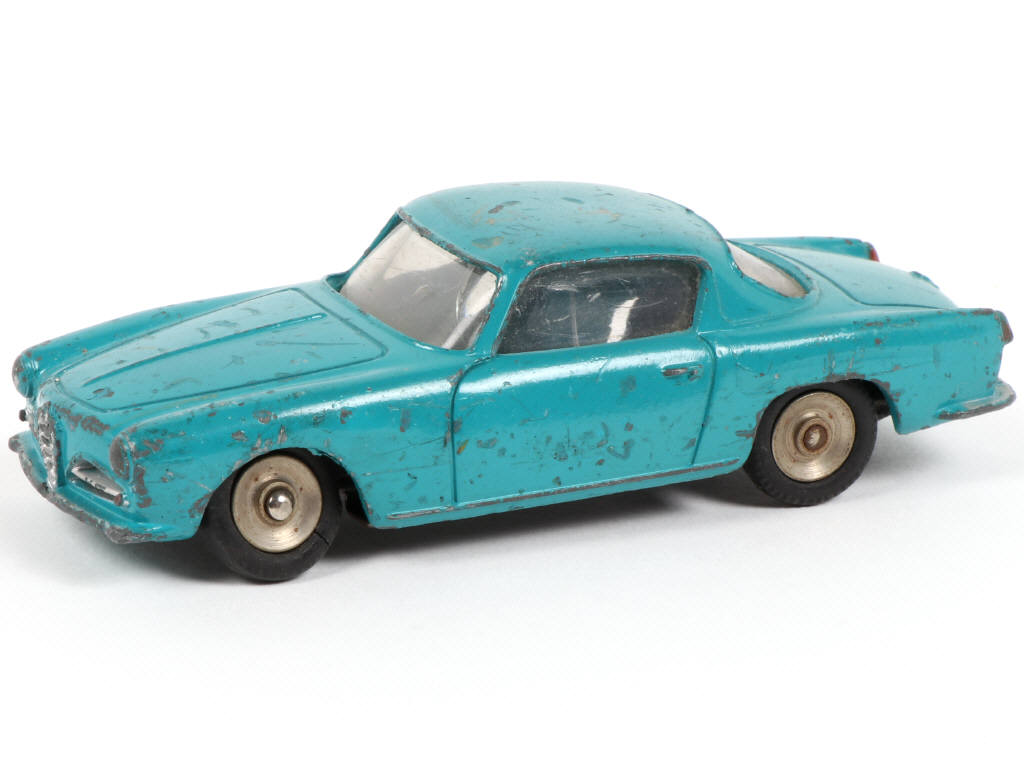 Lot 316 - DINKY TOYS (FRANCE) (1)