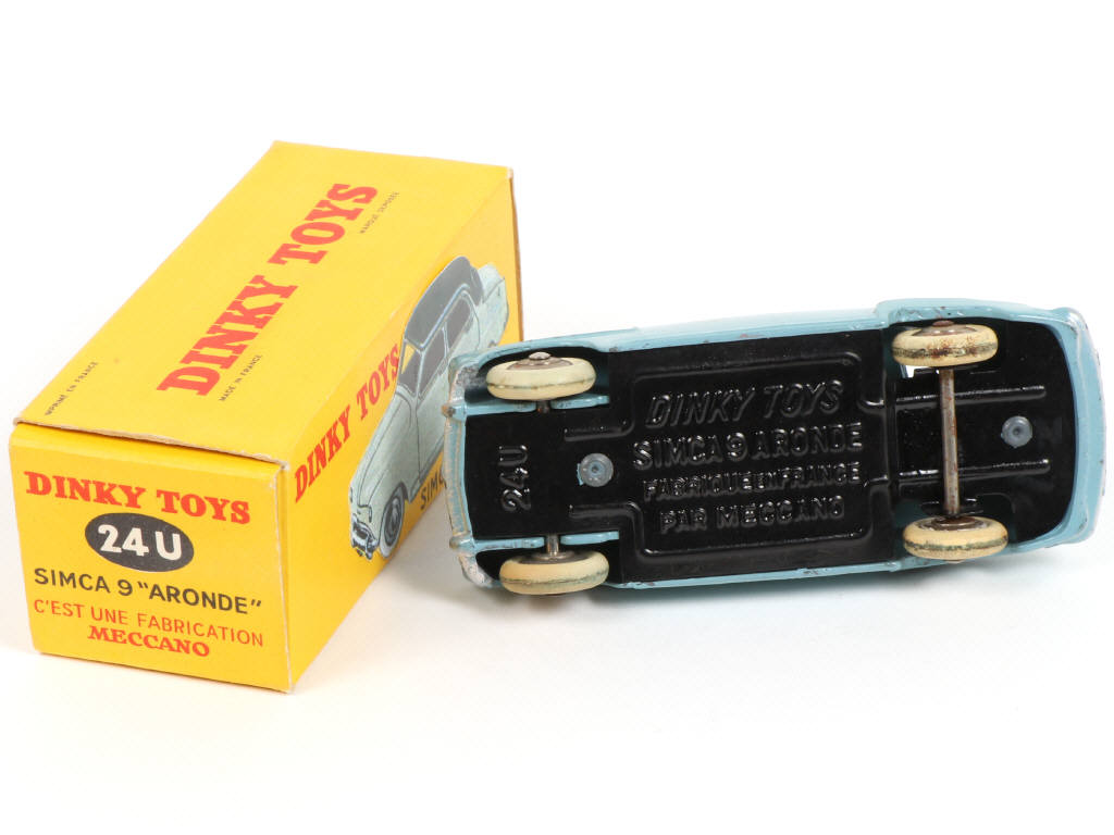 Lot 330 - DINKY TOYS (FRANCE) (1)