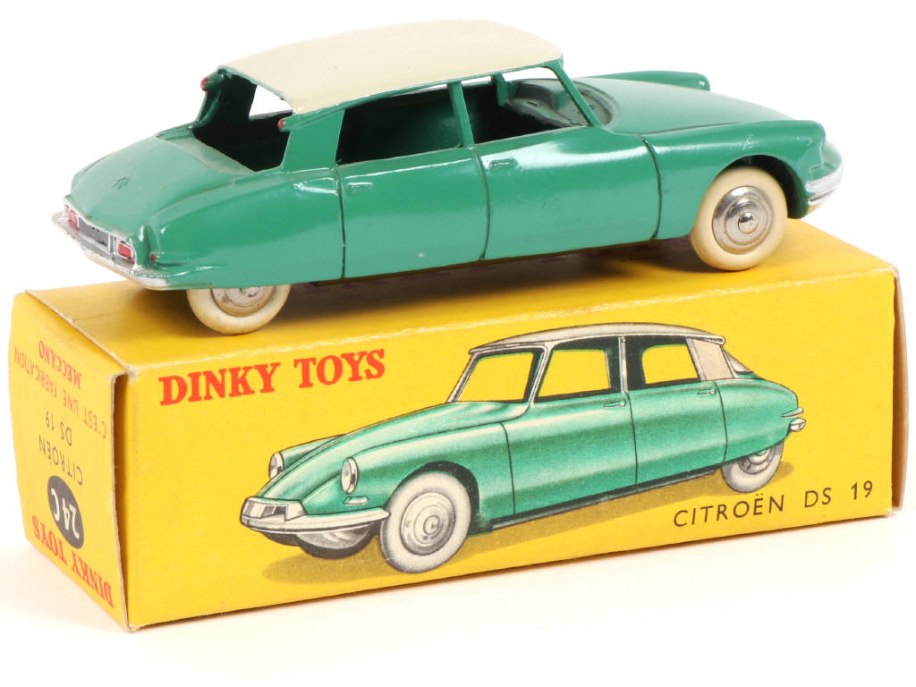 Lot 325 - DINKY TOYS (FRANCE) (1)