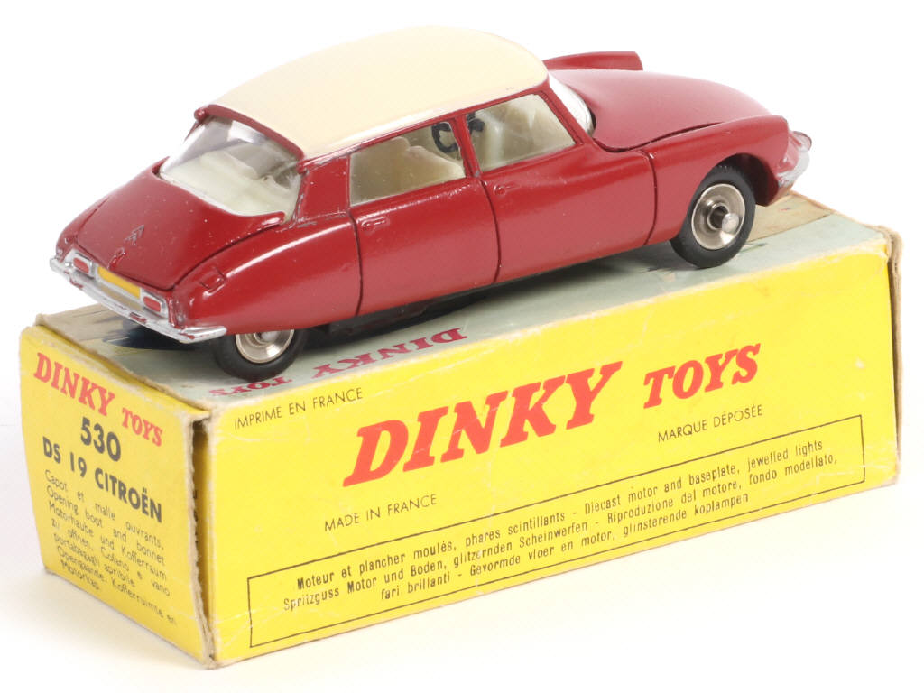 Lot 361 - DINKY TOYS (FRANCE) (1)
