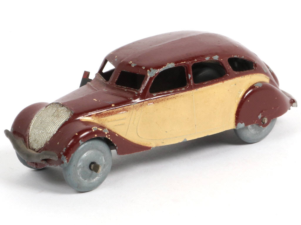 Lot 312 - DINKY TOYS (FRANCE) (1)
