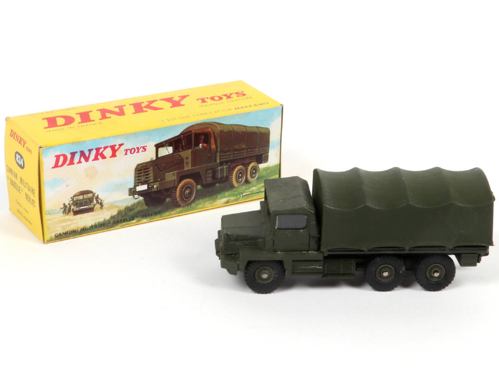 Lot 418 - DINKY TOYS (FRANCE) (1)