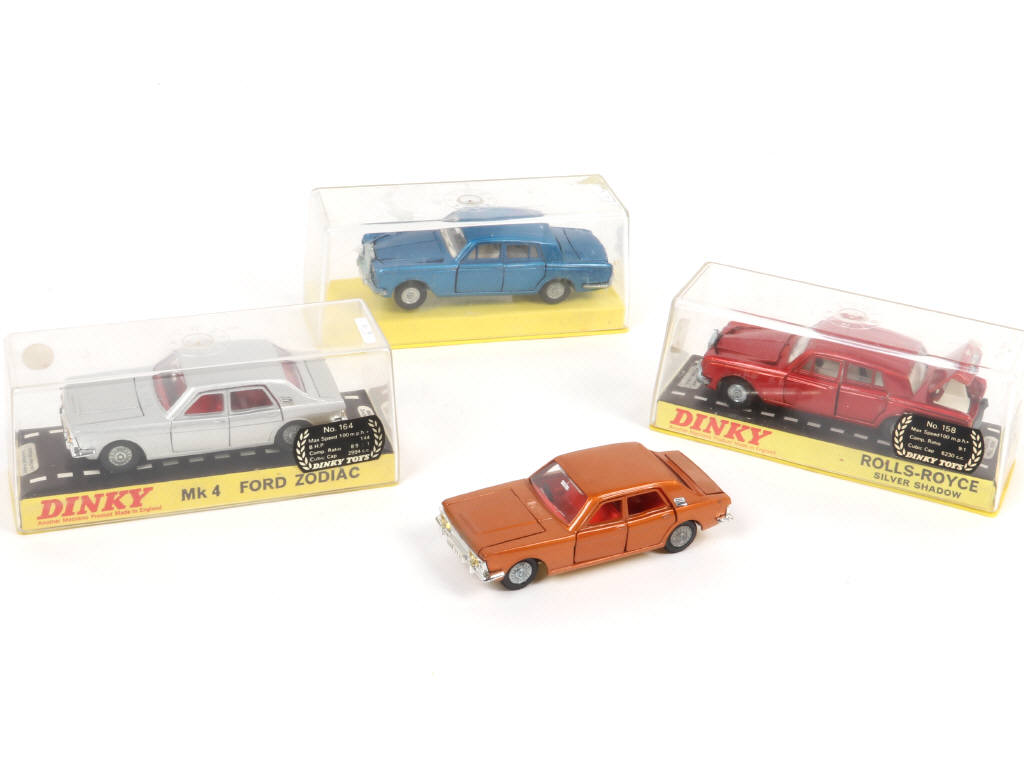 Lot 349 - DINKY TOYS (GB) (4)