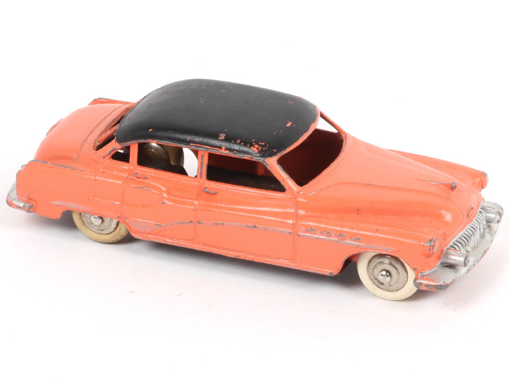 Lot 387 - DINKY TOYS (FRANCE) (1)