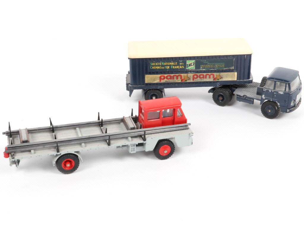 Lot 442 - DINKY TOYS (FRANCE) (2)