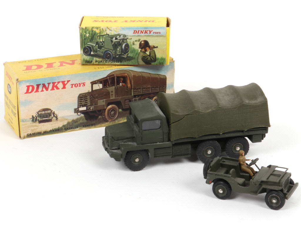 Lot 425 - DINKY TOYS (FRANCE) (2)