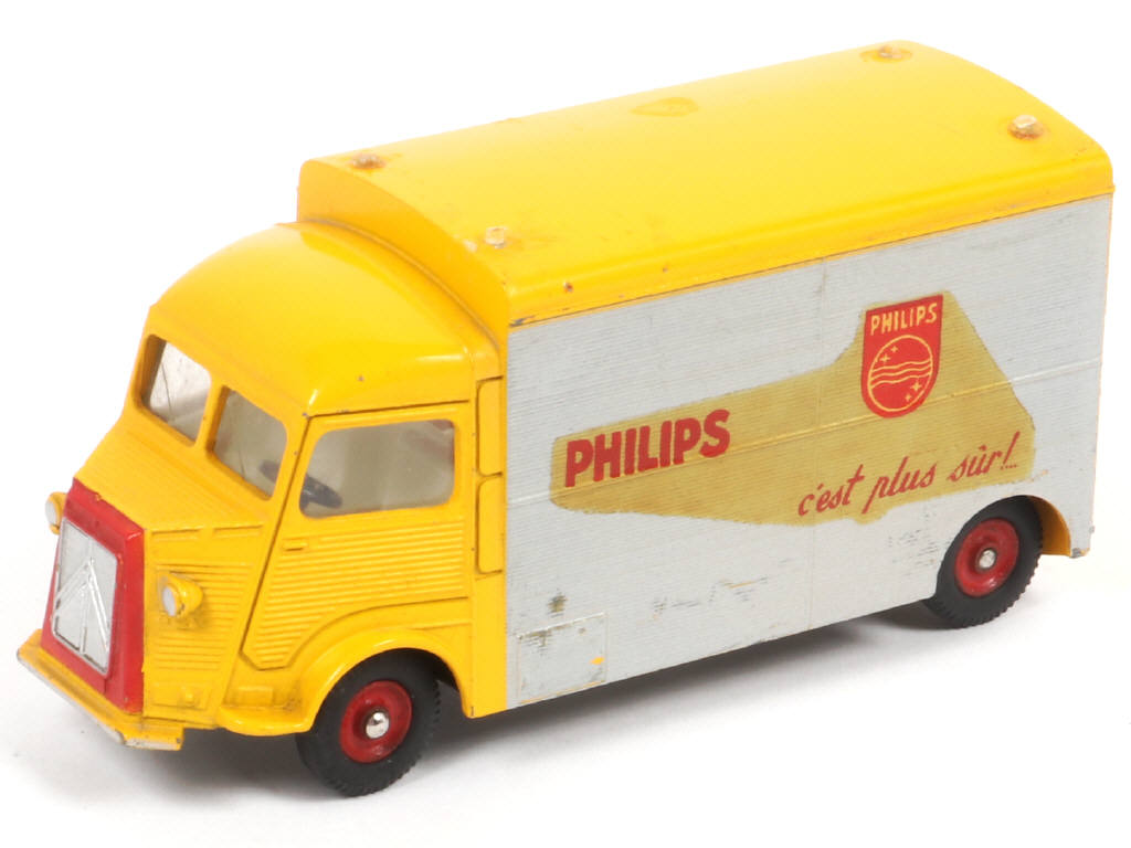 Lot 391 - DINKY TOYS (FRANCE) (1)