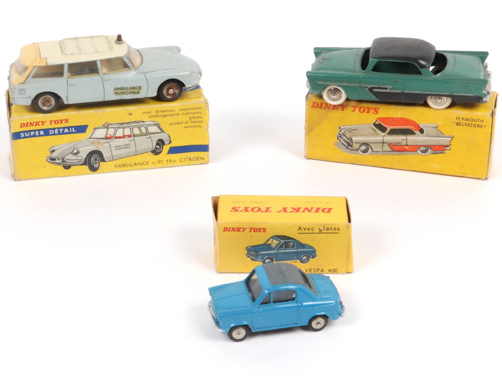 Lot 447 - DINKY TOYS (FRANCE) (3)
