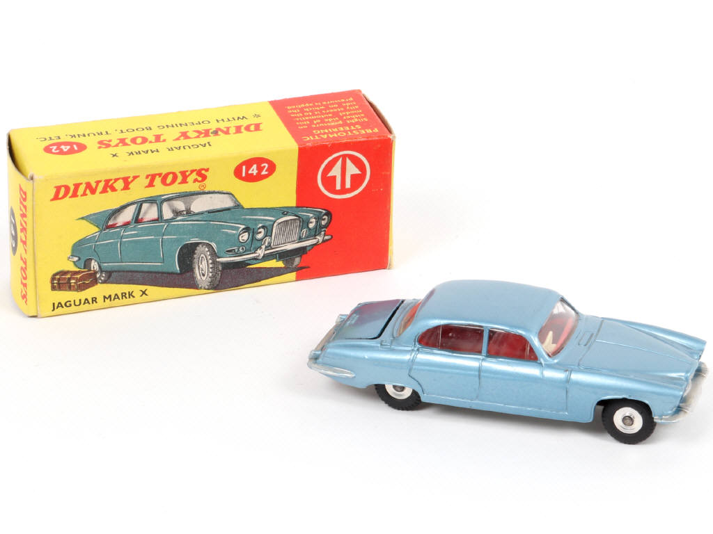 Lot 329 - DINKY TOYS (GB) (1)