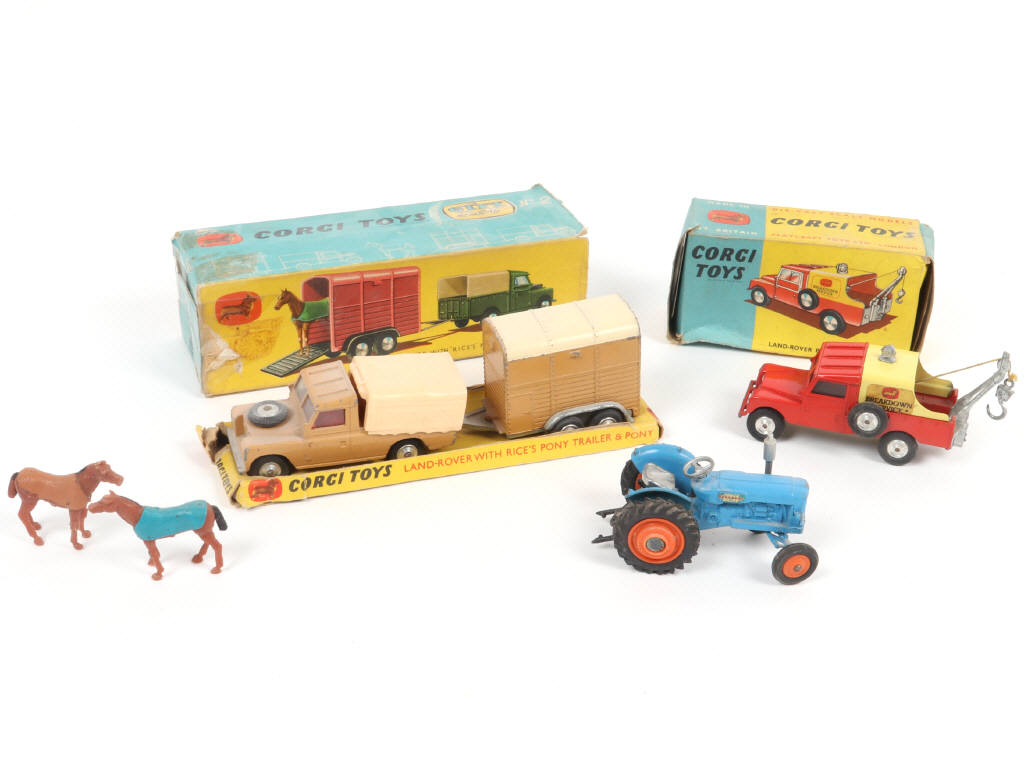 Lot 229 - CORGI TOYS (GB) (3)