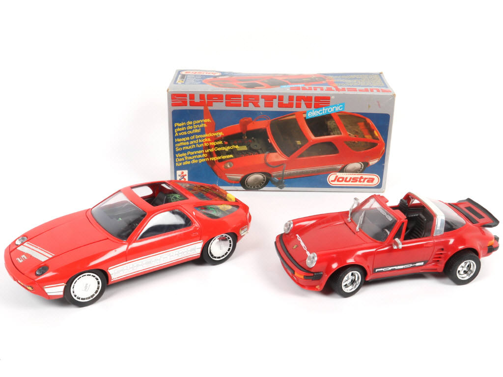 Lot 76 - DIVERS (2)