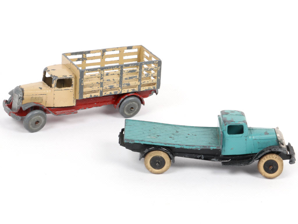 Lot 441 - DINKY TOYS (FRANCE) (2)