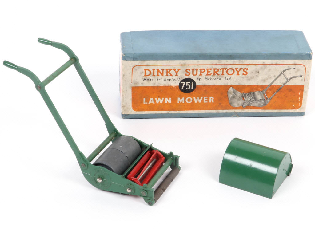 Lot 339 - DINKY TOYS (GB) (1)