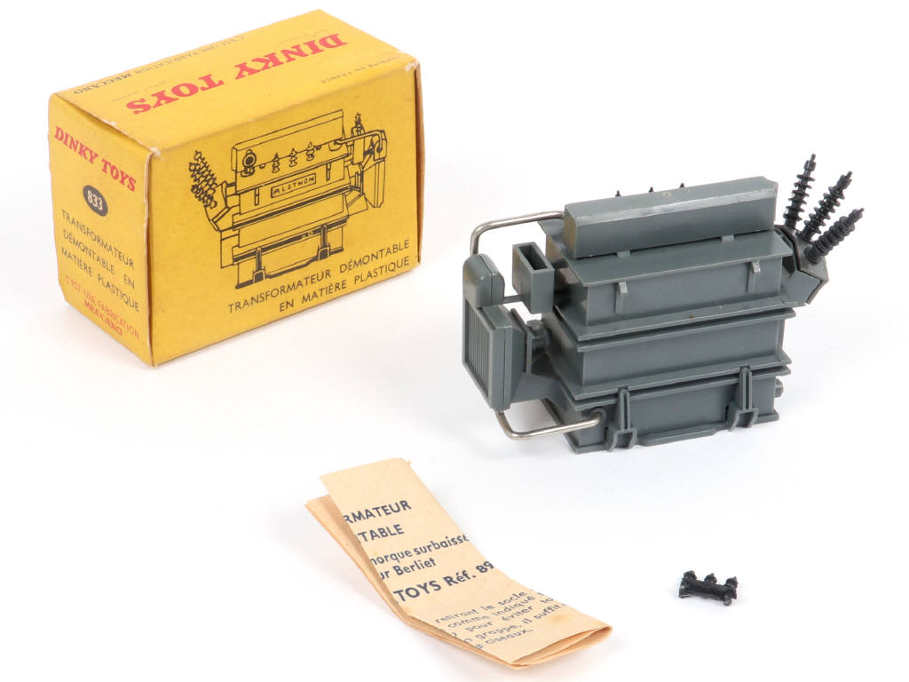 Lot 397 - DINKY TOYS (FRANCE) (1)