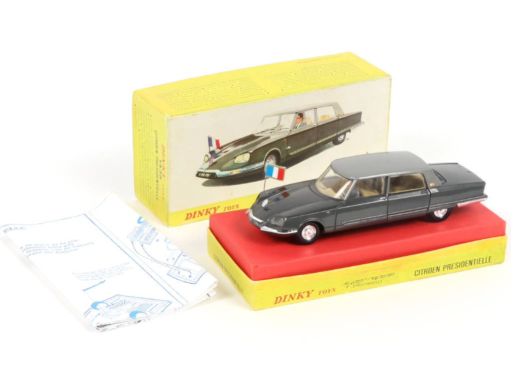 Lot 412 - DINKY TOYS (FRANCE) (1)