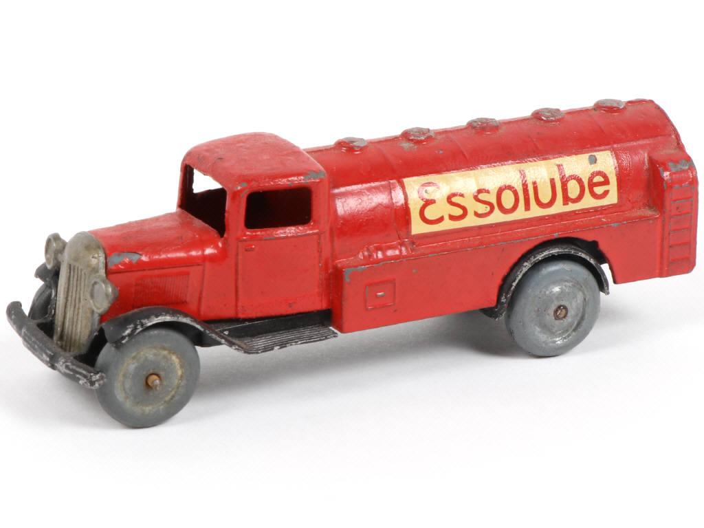 Lot 393 - DINKY TOYS (FRANCE) (1)