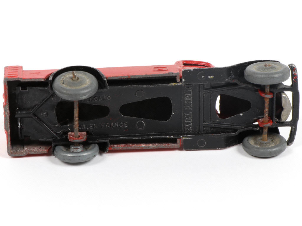 Lot 393 - DINKY TOYS (FRANCE) (1)