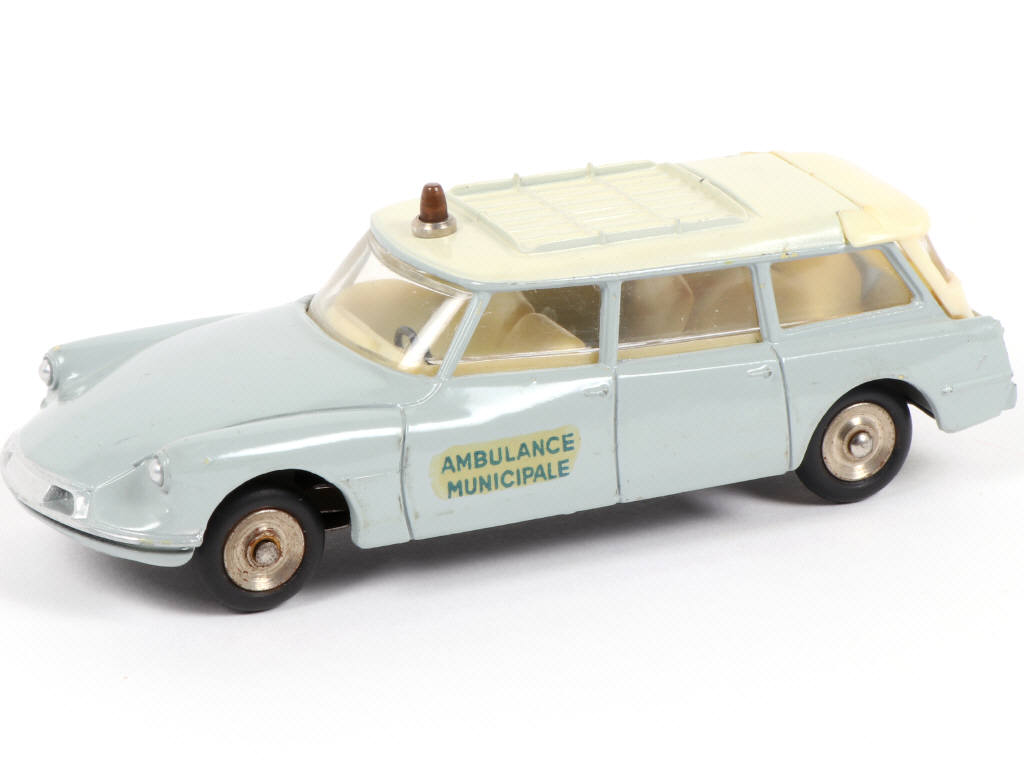 Lot 389 - DINKY TOYS (FRANCE) (1)