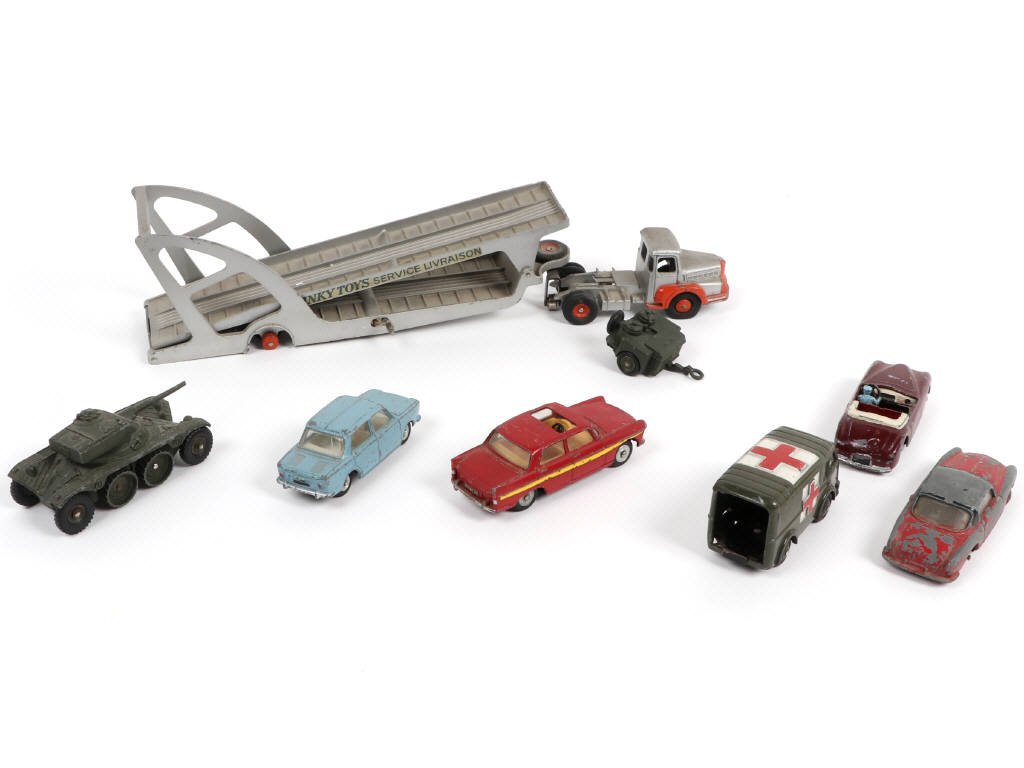 Lot 390 - DINKY TOYS (FRANCE) (8)