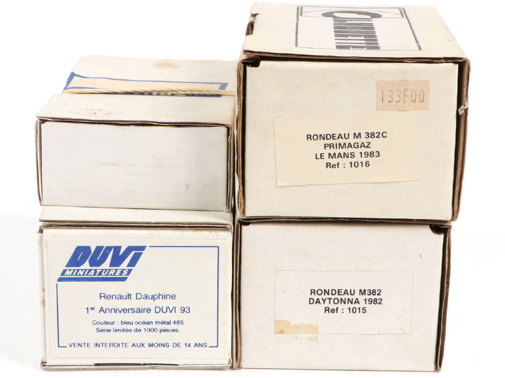 Lot 159 - DIVERS (4)