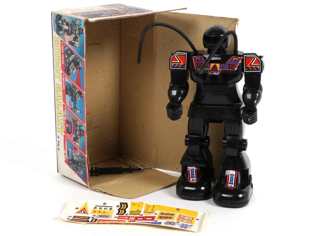 Lot 52 - DIVERS (8)