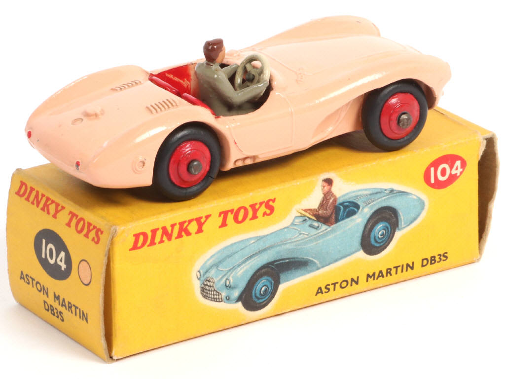 Lot 552 - DINKY TOYS (GB) (1)