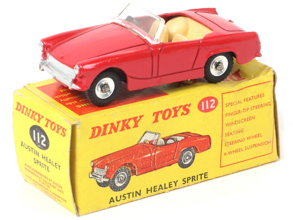 Lot 561 - DINKY TOYS (GB) (1)