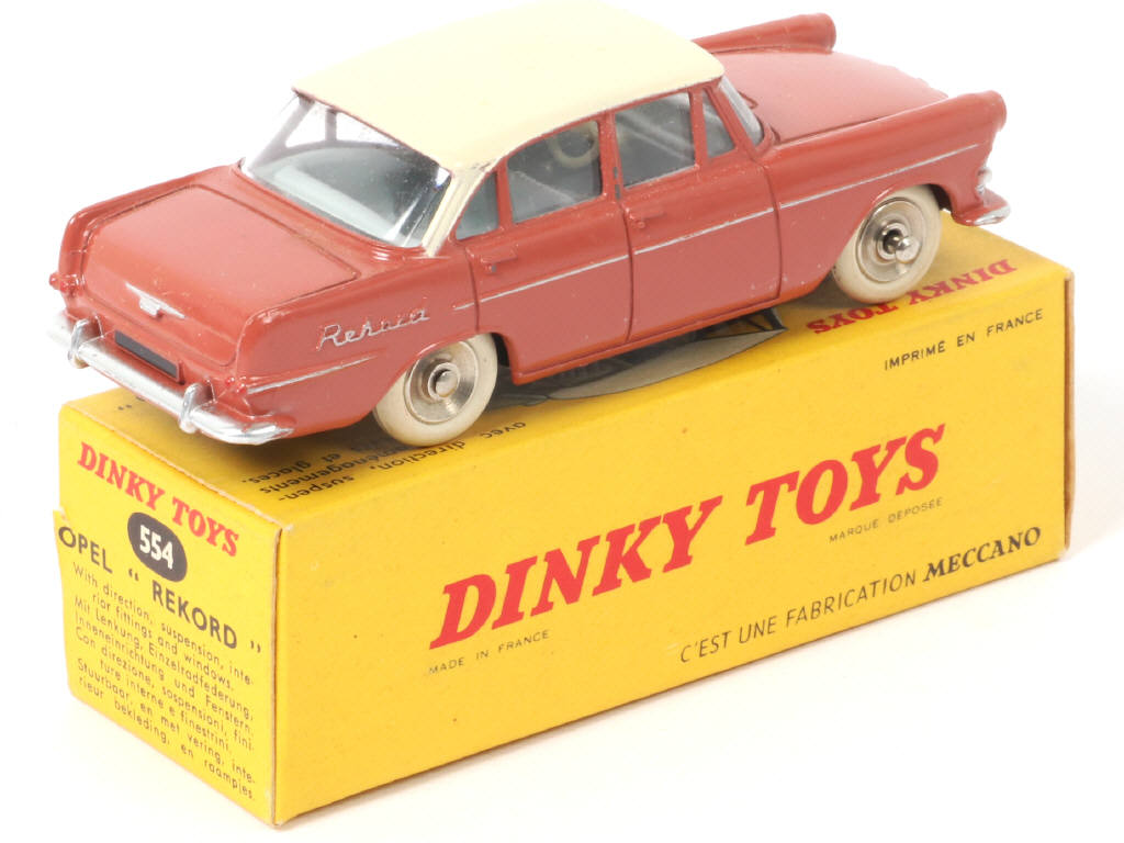 Lot 439 - DINKY TOYS (FRANCE) (1)