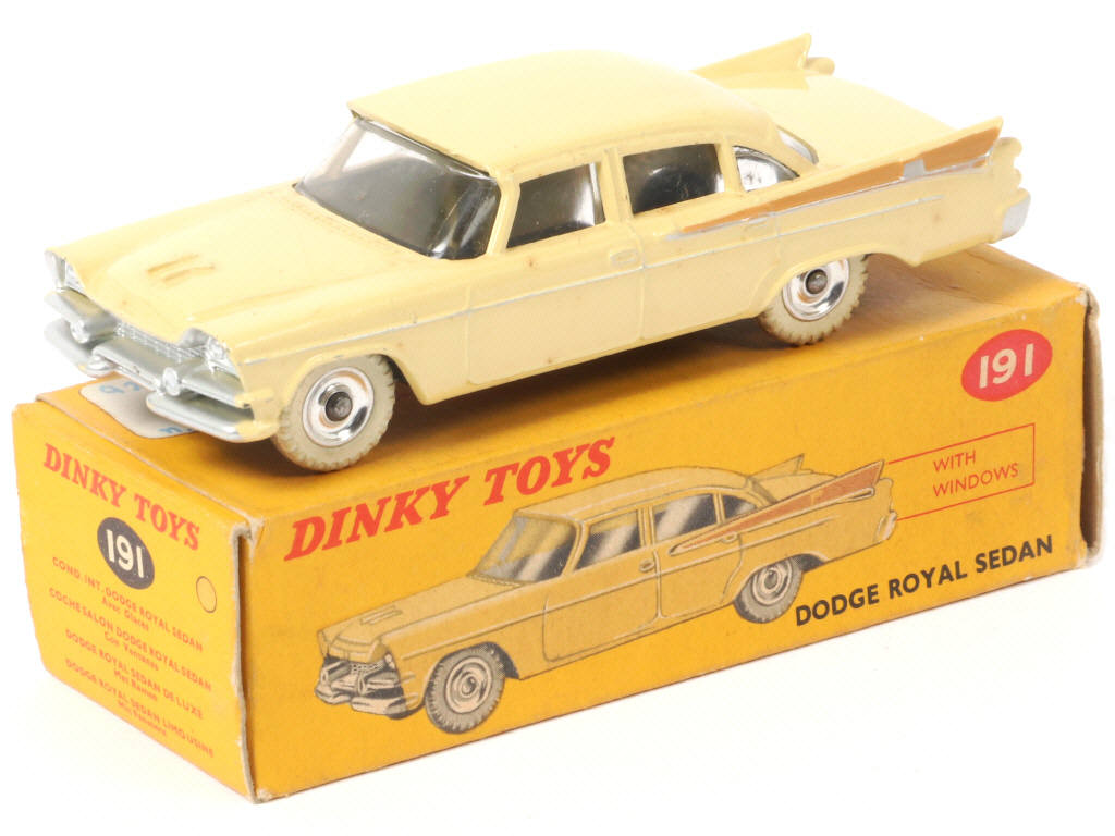 Lot 558 - DINKY TOYS (GB) (1)