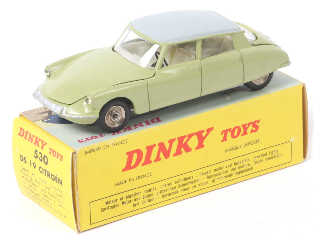 Lot 421 - DINKY TOYS (FRANCE) (1)