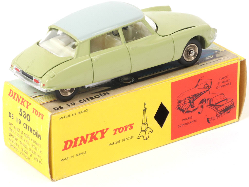 Lot 421 - DINKY TOYS (FRANCE) (1)