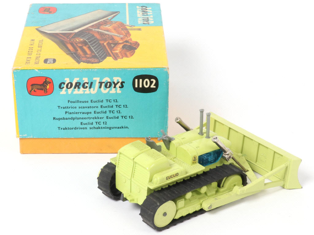 Lot 208 - CORGI TOYS (GB) (1)