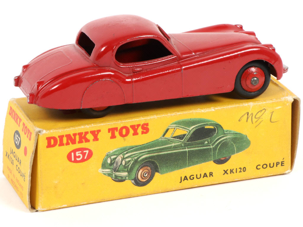 Lot 550 - DINKY TOYS (GB) (1)