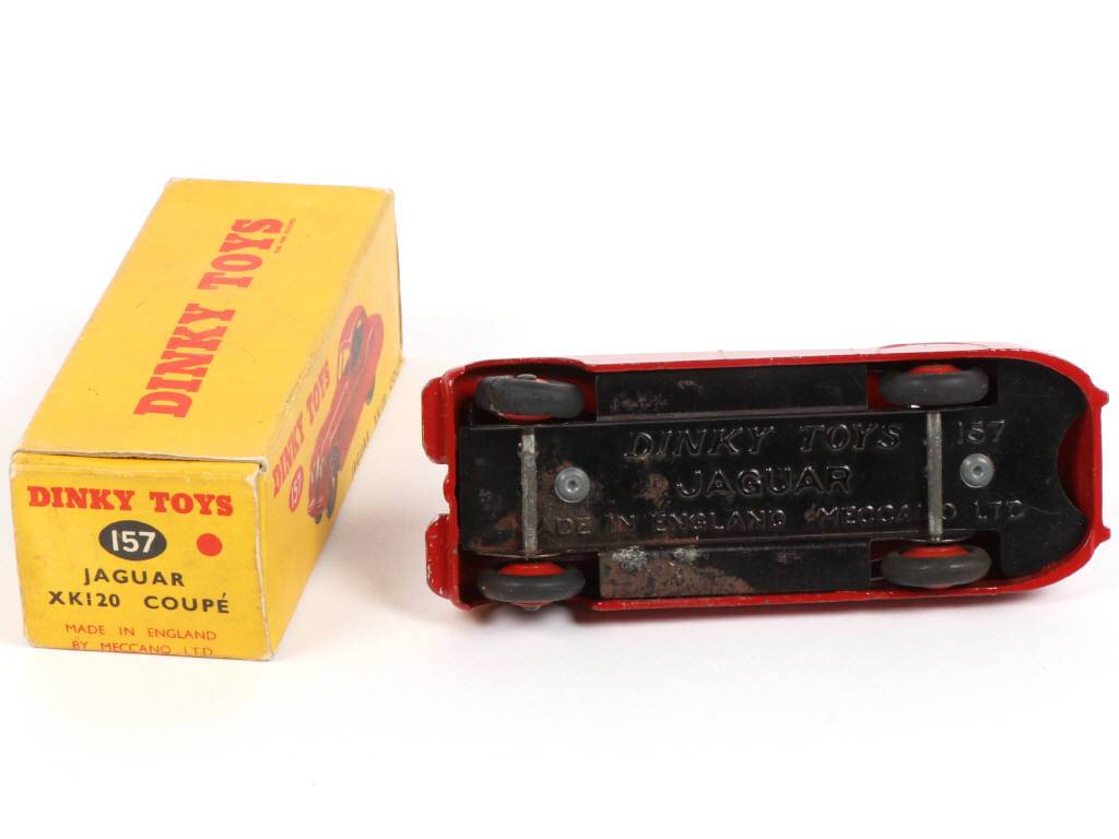 Lot 550 - DINKY TOYS (GB) (1)